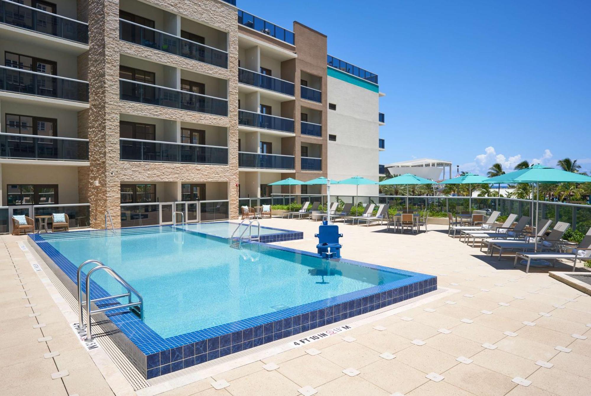 Tru By Hilton Pompano Beach Pier Exterior foto